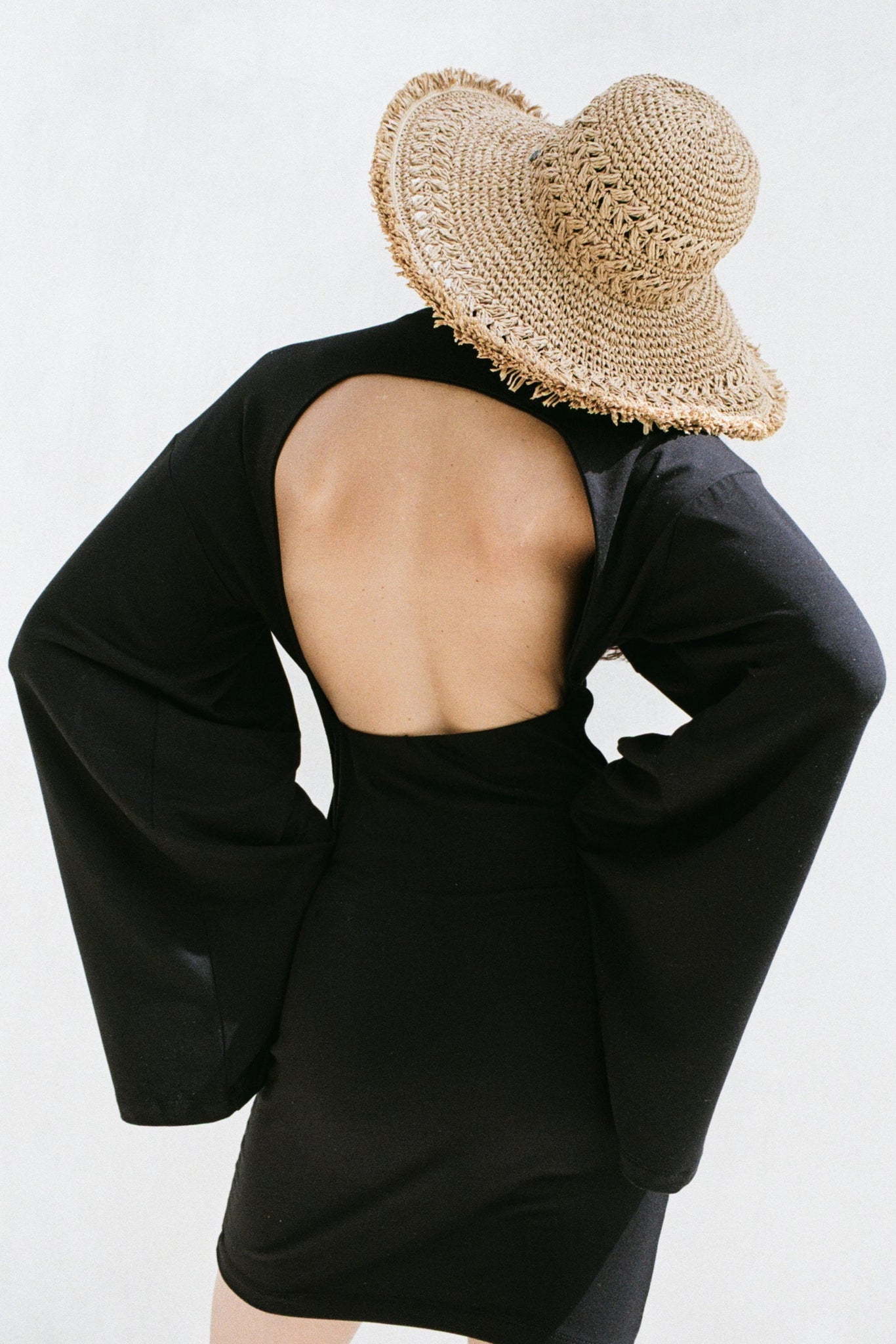 AURI BACKLESS SHORT BLACK LECOLLET
