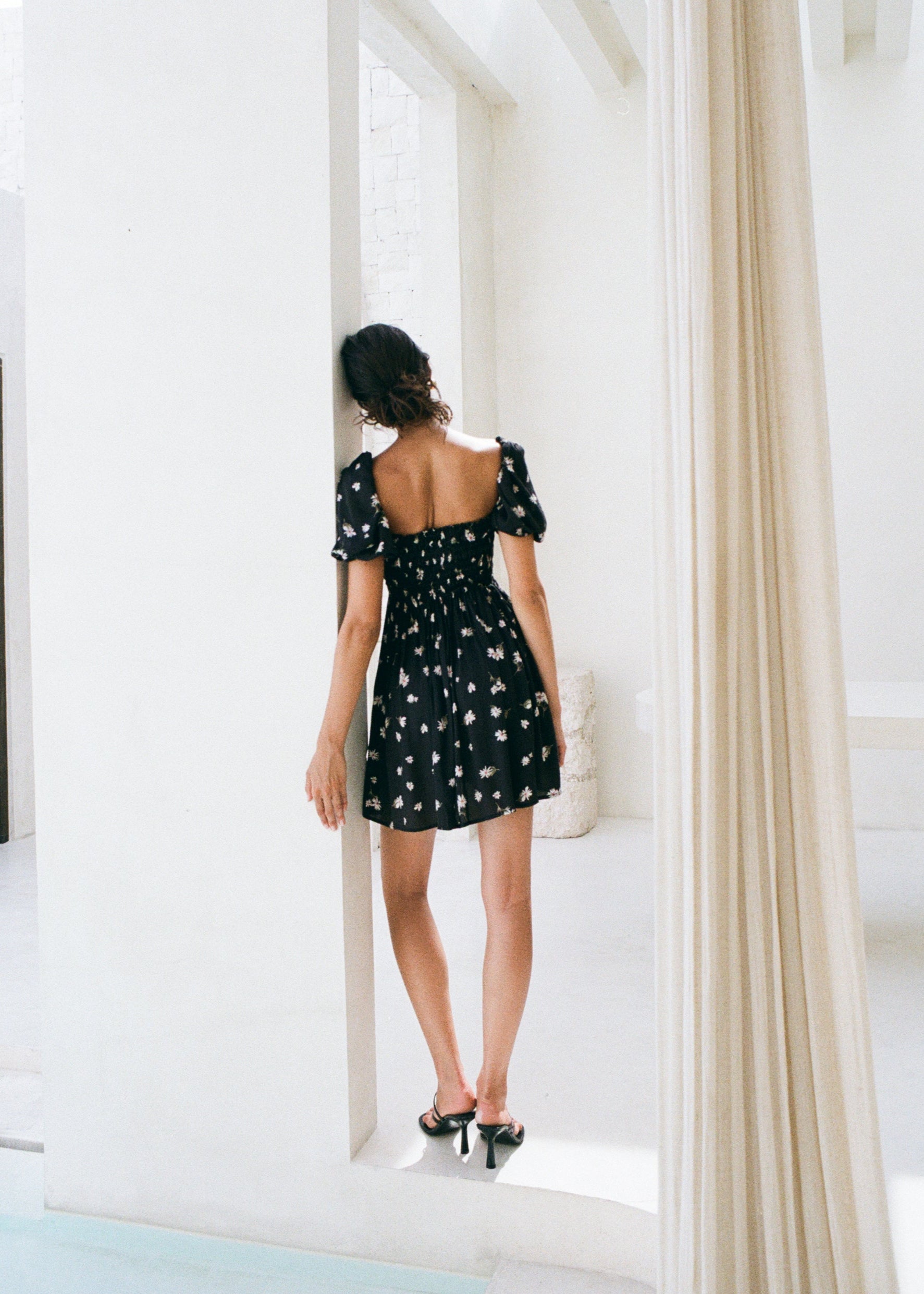 VIDA BLACK DAISY LECOLLET