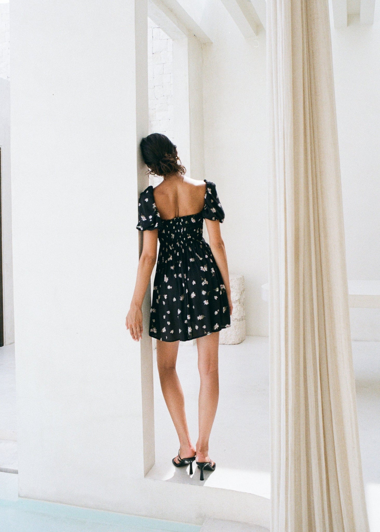 VIDA BLACK DAISY LECOLLET