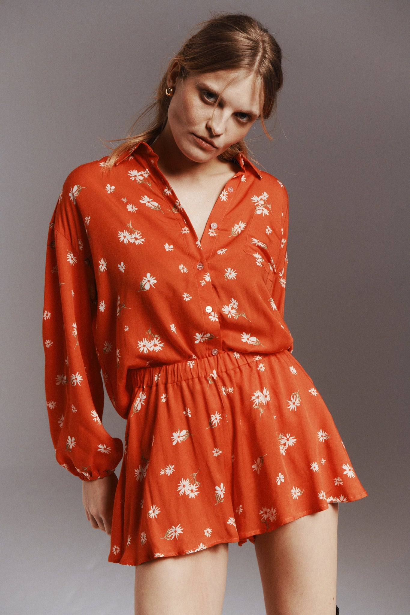 29.04 NETIE RED DAISY LECOLLET