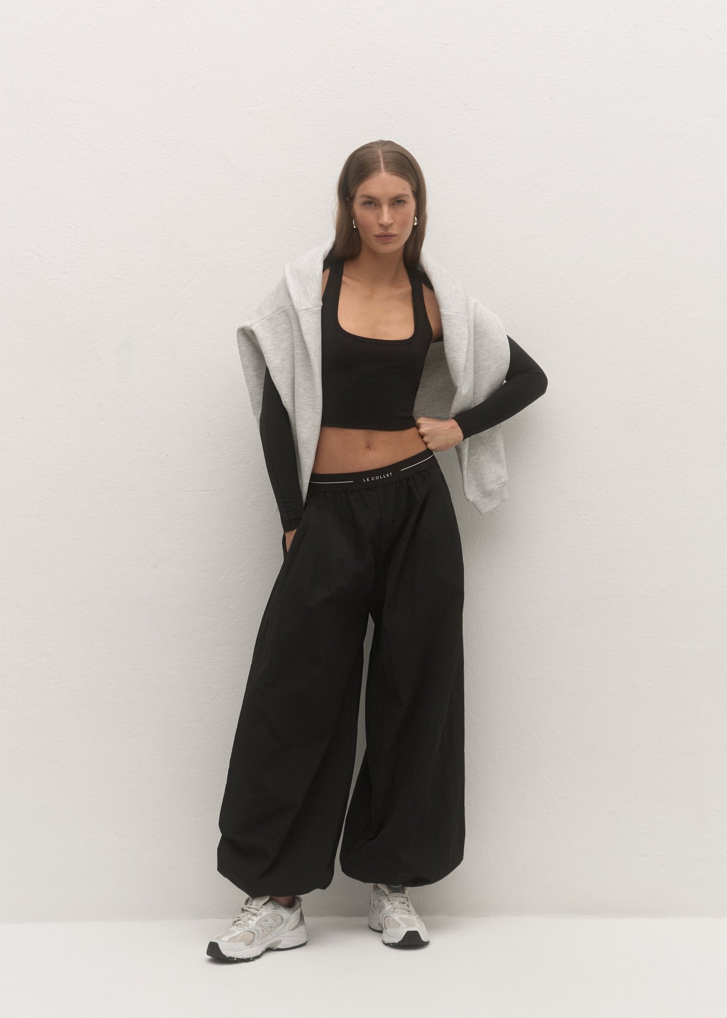 SPORTOWY TOP FLOW BLACK LECOLLET