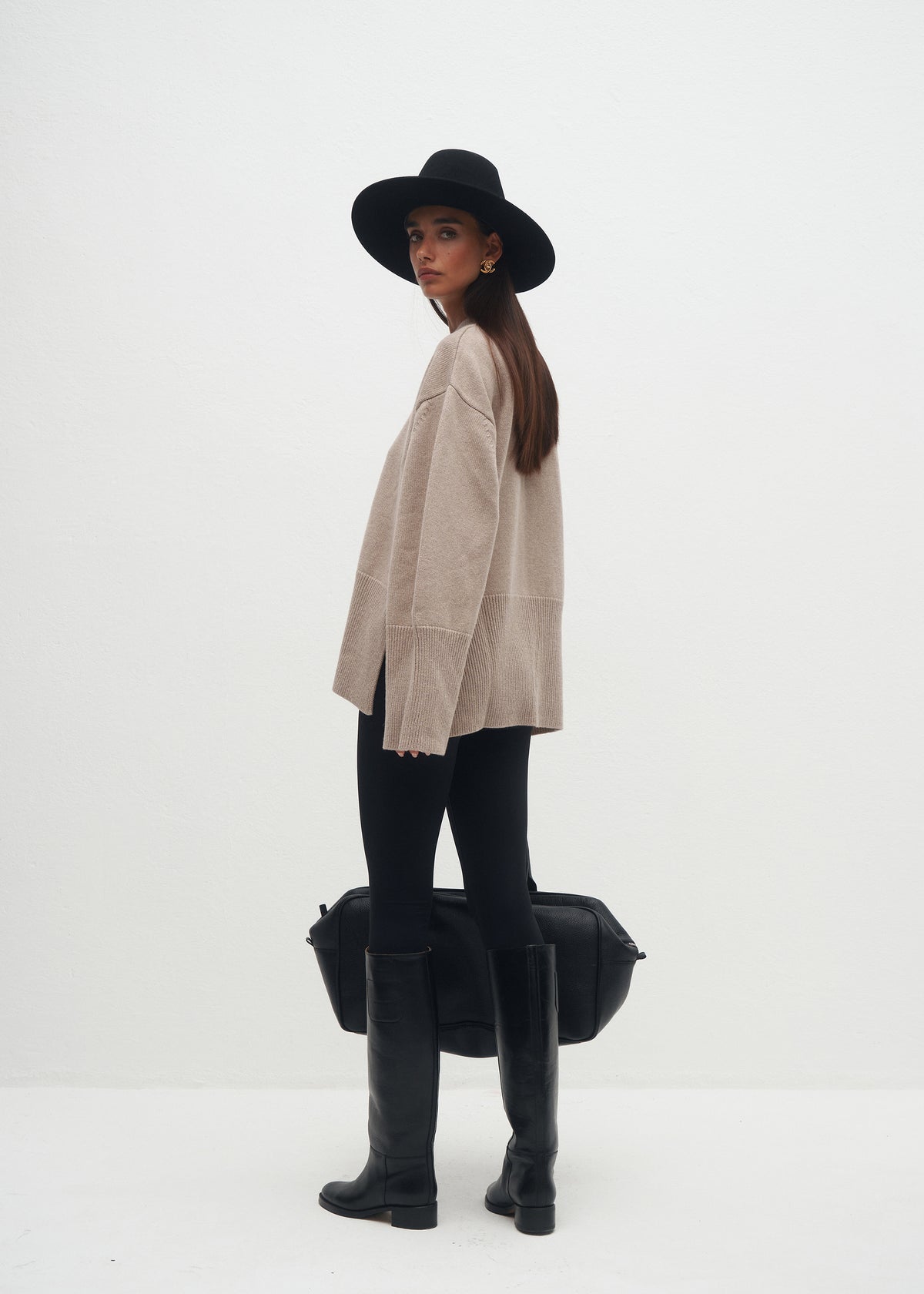 ELWEN TAUPE SWEATER