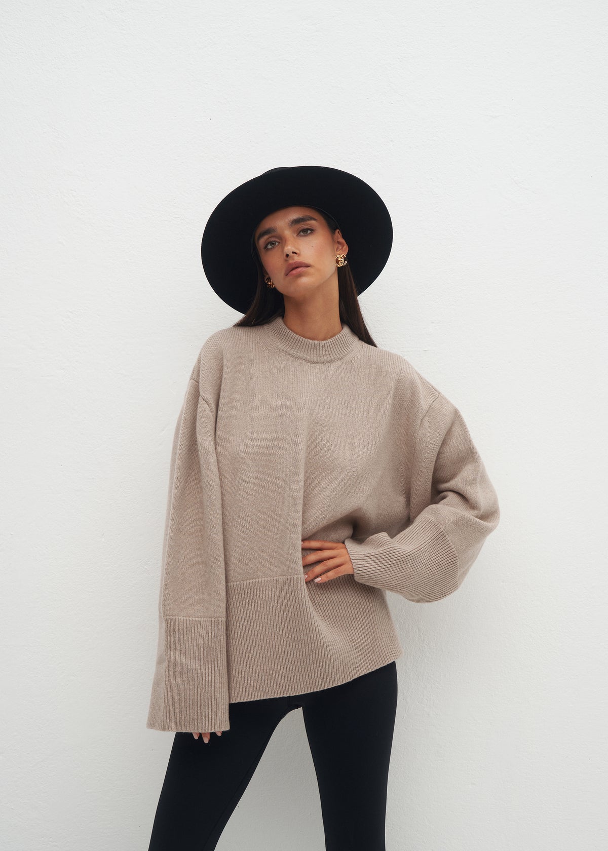 ELWEN TAUPE SWEATER