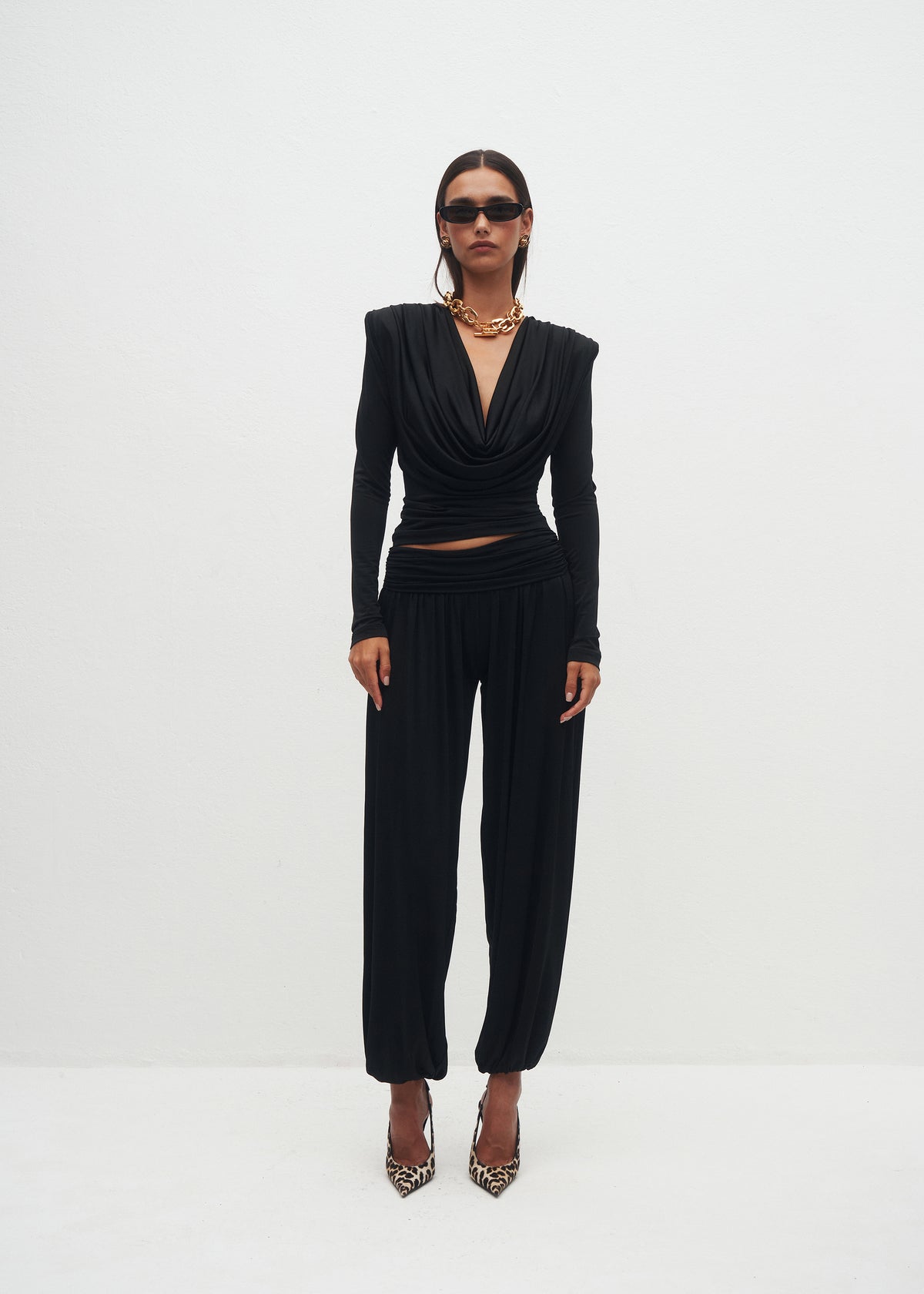 LORIA BLACK BLOUSE