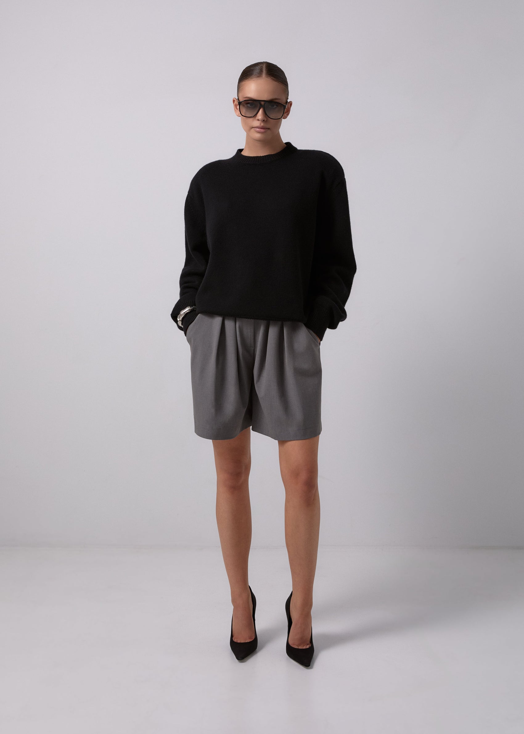 SZORTY DEZO GREY LECOLLET