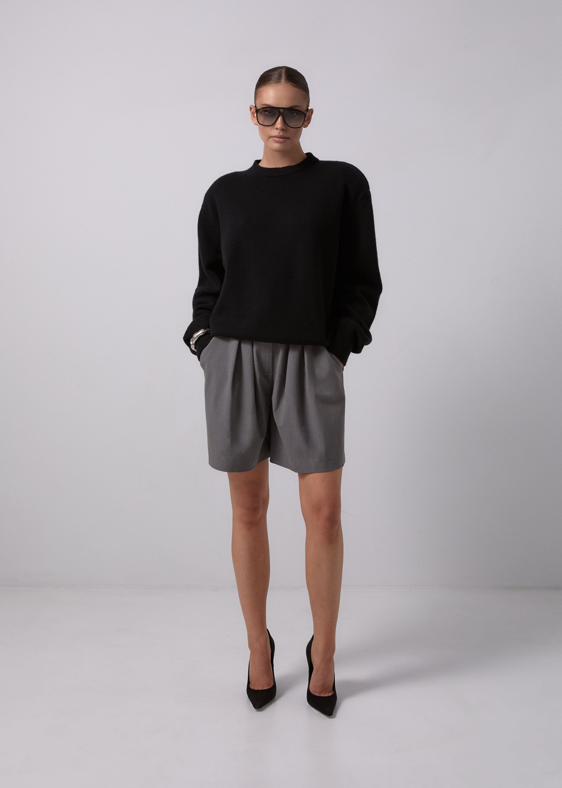 SZORTY DEZO GREY LECOLLET